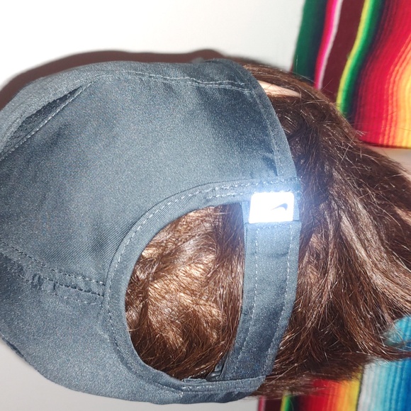 Nike Featherlight Dri-Fit Merchant & Gould Company Adjustable Gray White Hat - Picture 6 of 11